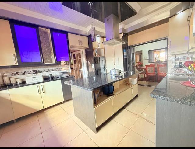 3 BEDROOM HOUSE FOR SALE IN VANDERBIJLPARK CW 6